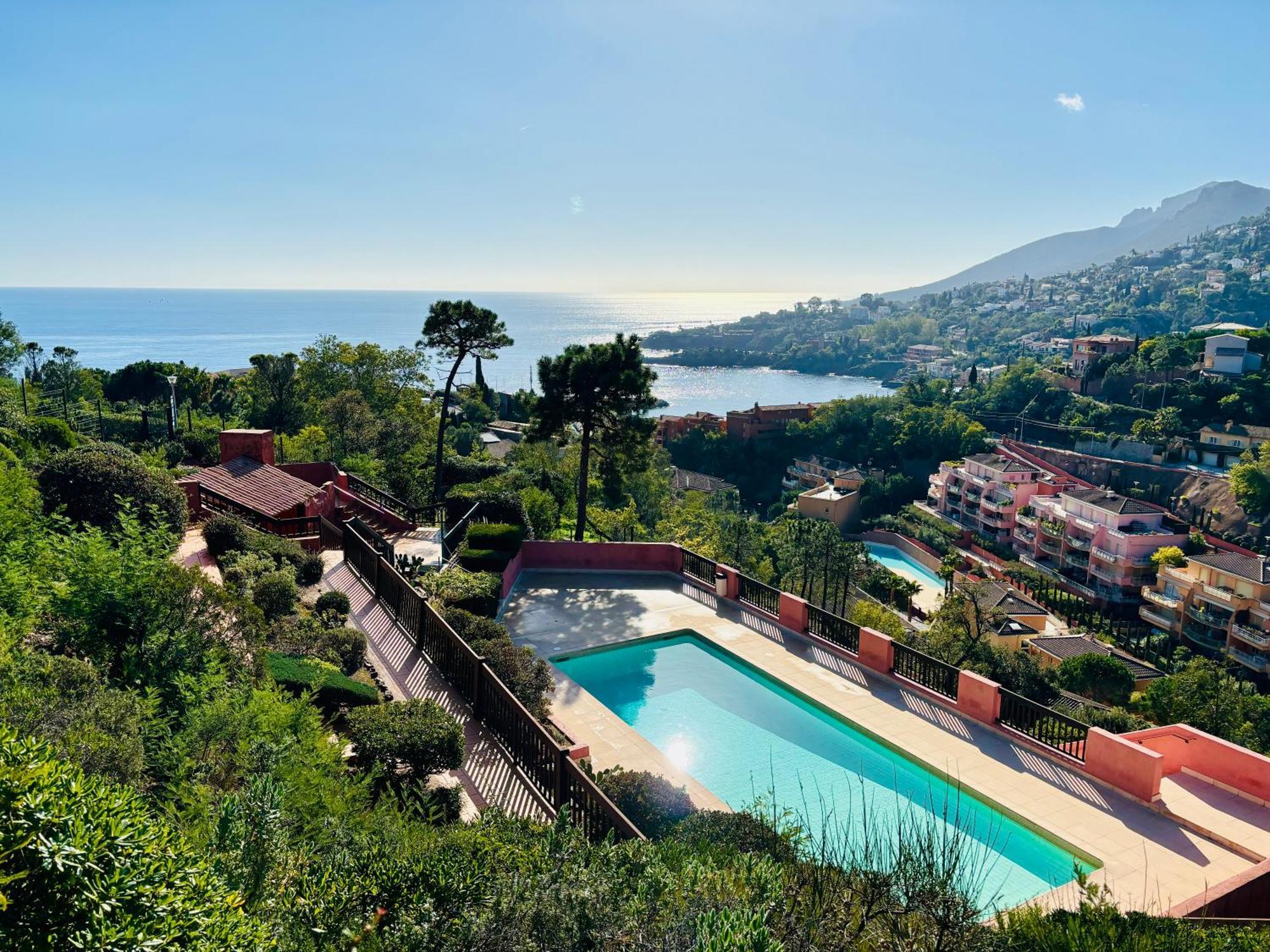 Charmant deux pièces avec une vue imprenable sur la crique Nôtre-Dame Théoule-sur-Mer Extérieur photo