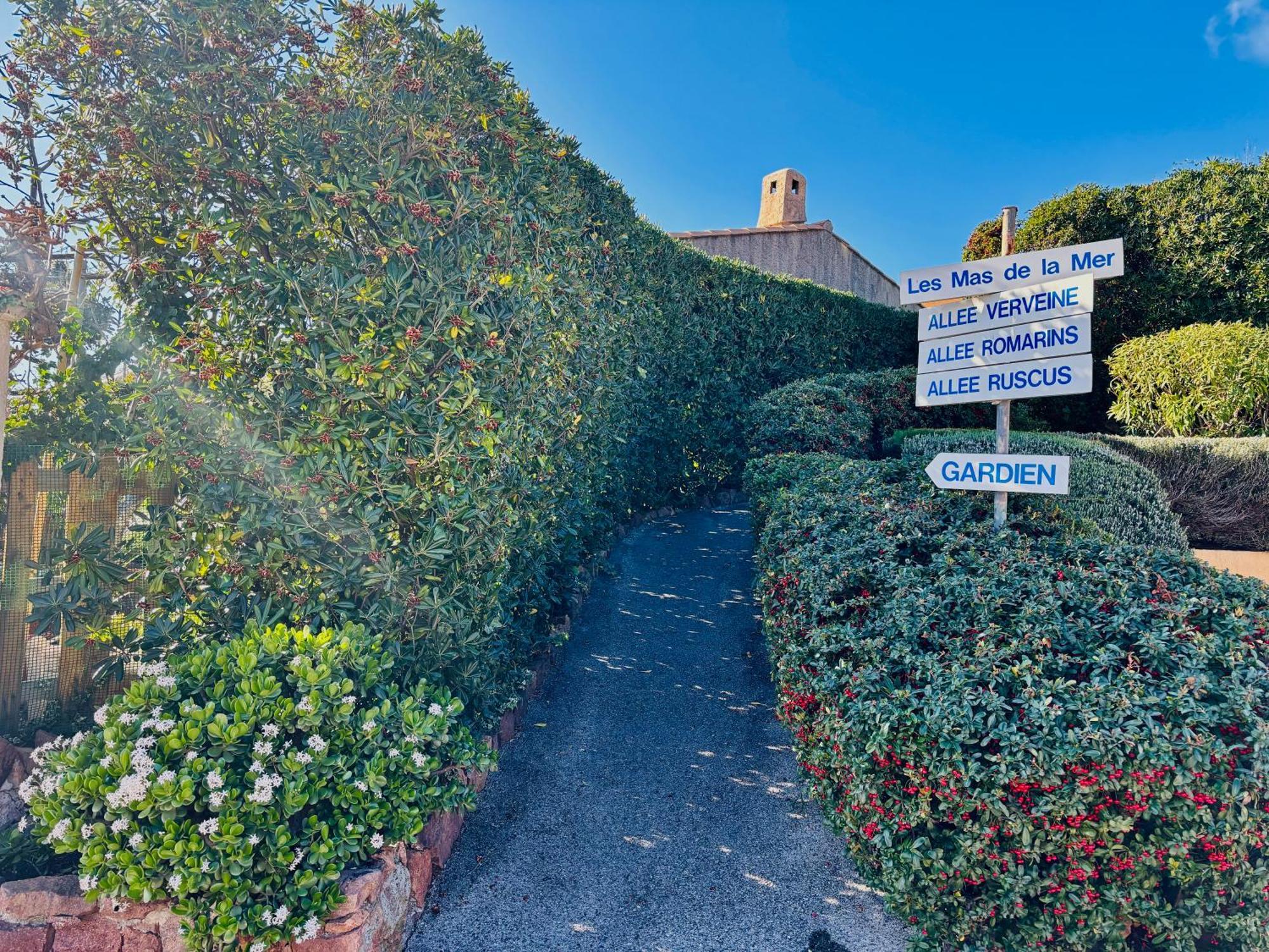 Charmant deux pièces avec une vue imprenable sur la crique Nôtre-Dame Théoule-sur-Mer Extérieur photo